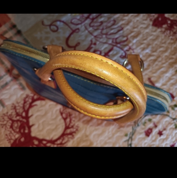 BEAUTIFUL! DOONEY & BOURKE CROC EMBOSSED LEATHER ZIP ZIP SATCHEL NWOT! - Picture 5 of 5